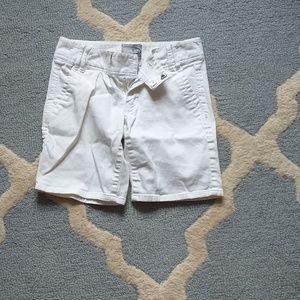 🗽 Rave white shorts